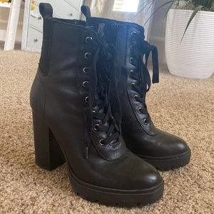 Steve Madden block heel boot lace up